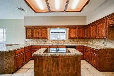 67 N Skyflower Court, The Woodlands, TX 77381 - Photo 12