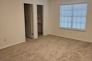 9850 Pagewood Ln, Houston, TX 77042 - Photo 12