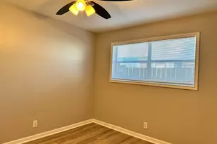 2102 5th Ave N, Texas City, TX 77590 - Photo 8