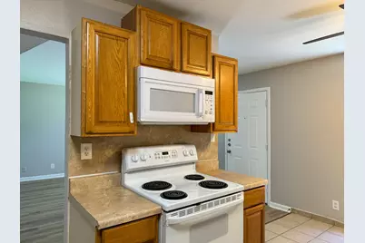 2102 5th Avenue N #5, Texas City, TX 77590 - Photo 6