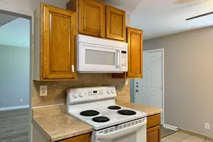 2102 5th Ave N, Texas City, TX 77590 - Photo 6