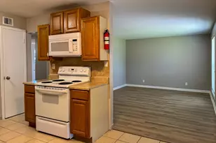 2102 5th Ave N, Texas City, TX 77590 - Photo 4