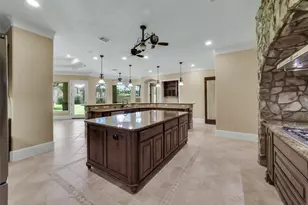 9120 Kenilworth St, Houston, TX 77024 - Photo 12