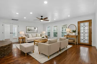 1320 Woodvine Drive, Houston, TX 77055 - Photo 2