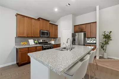 411 Asiatic Black Bear Way, Crosby, TX 77532 - Photo 6