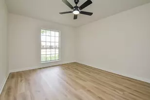 10623 Longmont Dr, Houston, TX 77042 - Photo 22