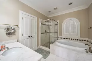 1302 Antoine Dr, Houston, TX 77055 - Photo 14