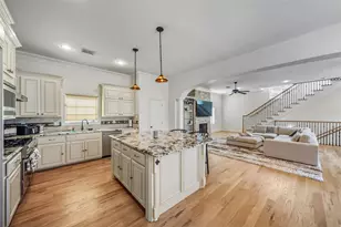 1302 Antoine Dr, Houston, TX 77055 - Photo 1