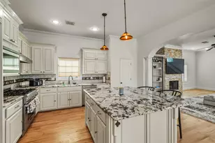 1302 Antoine Dr, Houston, TX 77055 - Photo 8