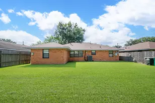 2013 Merle St, Pasadena, TX 77502 - Photo 12