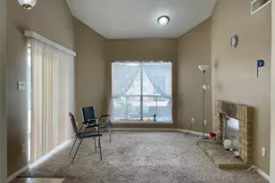 10130 Waterstone Dr, Houston, TX 77042 - Photo 6
