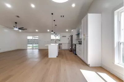 9002 Enchanted Forest Drive, Houston, TX 77088 - Photo 22