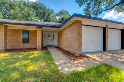 9002 Enchanted Forest Drive, Houston, TX 77088 - Photo 4