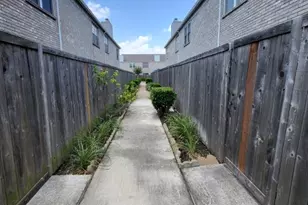 7649 Cambridge St, Houston, TX 77054 - Photo 24