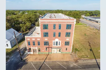 607 Lyons Avenue, Schulenburg, TX 78956 - Photo 1