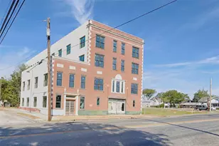 607 Lyons Ave, Schulenburg, TX 78956 - Photo 2