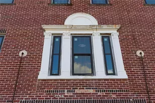 607 Lyons Ave, Schulenburg, TX 78956 - Photo 4