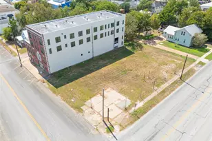 607 Lyons Ave, Schulenburg, TX 78956 - Photo 6