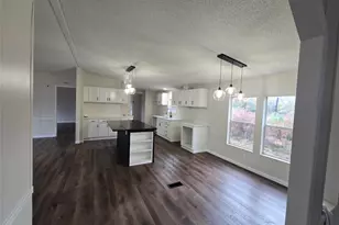 210 S Southwind Trails, Cleveland, TX 77328 - Photo 8