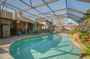 102 River Oaks Dr, Lake Jackson, TX 77566 - Photo 14