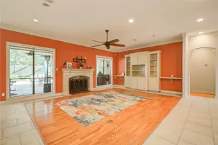 102 River Oaks Dr, Lake Jackson, TX 77566 - Photo 4