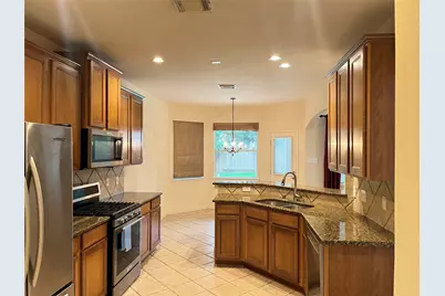 122 Bryce Branch Circle, The Woodlands, TX 77382 - Photo 10
