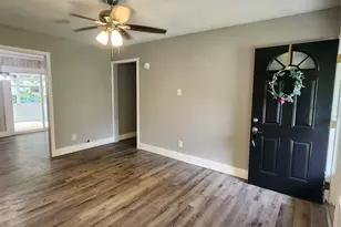 9711 Aguila St, Houston, TX 77013 - Photo 4