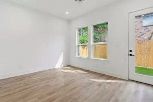 6624 St Augustine St, Houston, TX 77021 - Photo 6