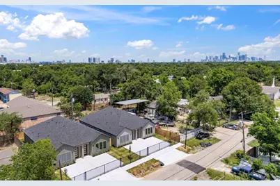 6624 Saint Augustine Street #B, Houston, TX 77021 - Photo 2