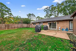 8106 Twin Hills Dr, Houston, TX 77071 - Photo 42