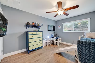 8106 Twin Hills Drive, Houston, TX 77071 - Photo 30