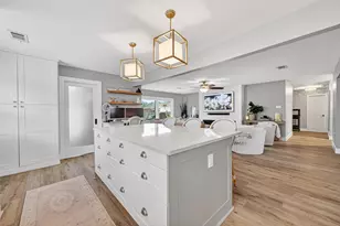 8106 Twin Hills Dr, Houston, TX 77071 - Photo 26