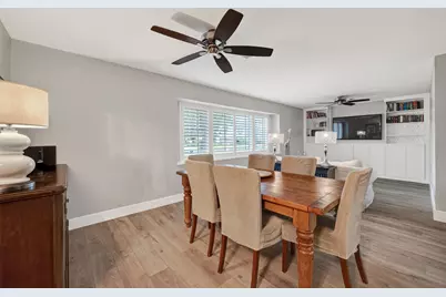 8106 Twin Hills Drive, Houston, TX 77071 - Photo 8