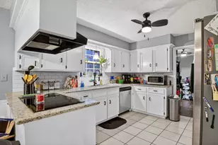 10923 Creektree Dr, Houston, TX 77070 - Photo 8