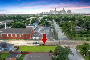 4202 Billingsley St, Houston, TX 77009 - Photo 1