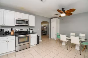 2209 Saladia St, Galveston, TX 77551 - Photo 10