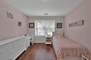 24 E New Avery Pl, The Woodlands, TX 77382 - Photo 14
