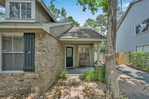 24 E New Avery Pl, The Woodlands, TX 77382 - Photo 2
