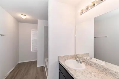 8622 Doris Oaks Circle, Houston, TX 77028 - Photo 6