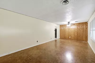 627 Crepe Myrtle Avenue, Orange, TX 77630 - Photo 6