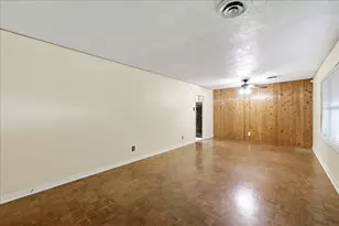 627 Crepe Myrtle Ave, Orange, TX 77630 - Photo 6