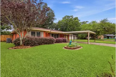 627 Crepe Myrtle Avenue, Orange, TX 77630 - Photo 2