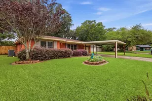 627 Crepe Myrtle Ave, Orange, TX 77630 - Photo 2