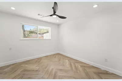 10722 Lynbrook Drive, Houston, TX 77042 - Photo 14