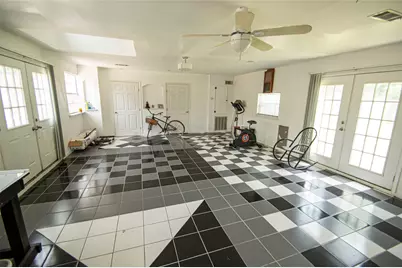 2650 W Lucas Drive, Beaumont, TX 77706 - Photo 18