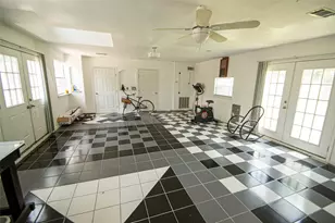 2650 W Lucas Dr, Beaumont, TX 77706 - Photo 18