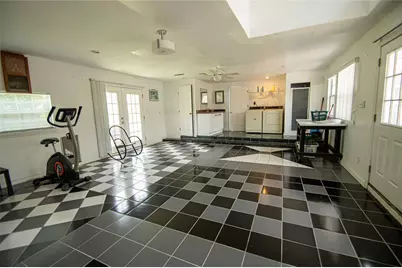 2650 W Lucas Drive, Beaumont, TX 77706 - Photo 14