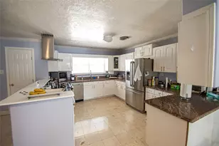 2650 W Lucas Dr, Beaumont, TX 77706 - Photo 4
