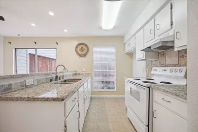 5807 Beverlyhill Street #23, Houston, TX 77057 - Photo 6