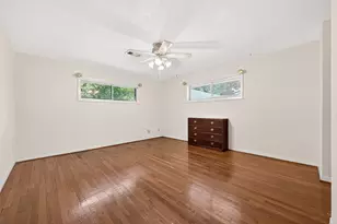 5610 Belrose Dr, Houston, TX 77035 - Photo 20